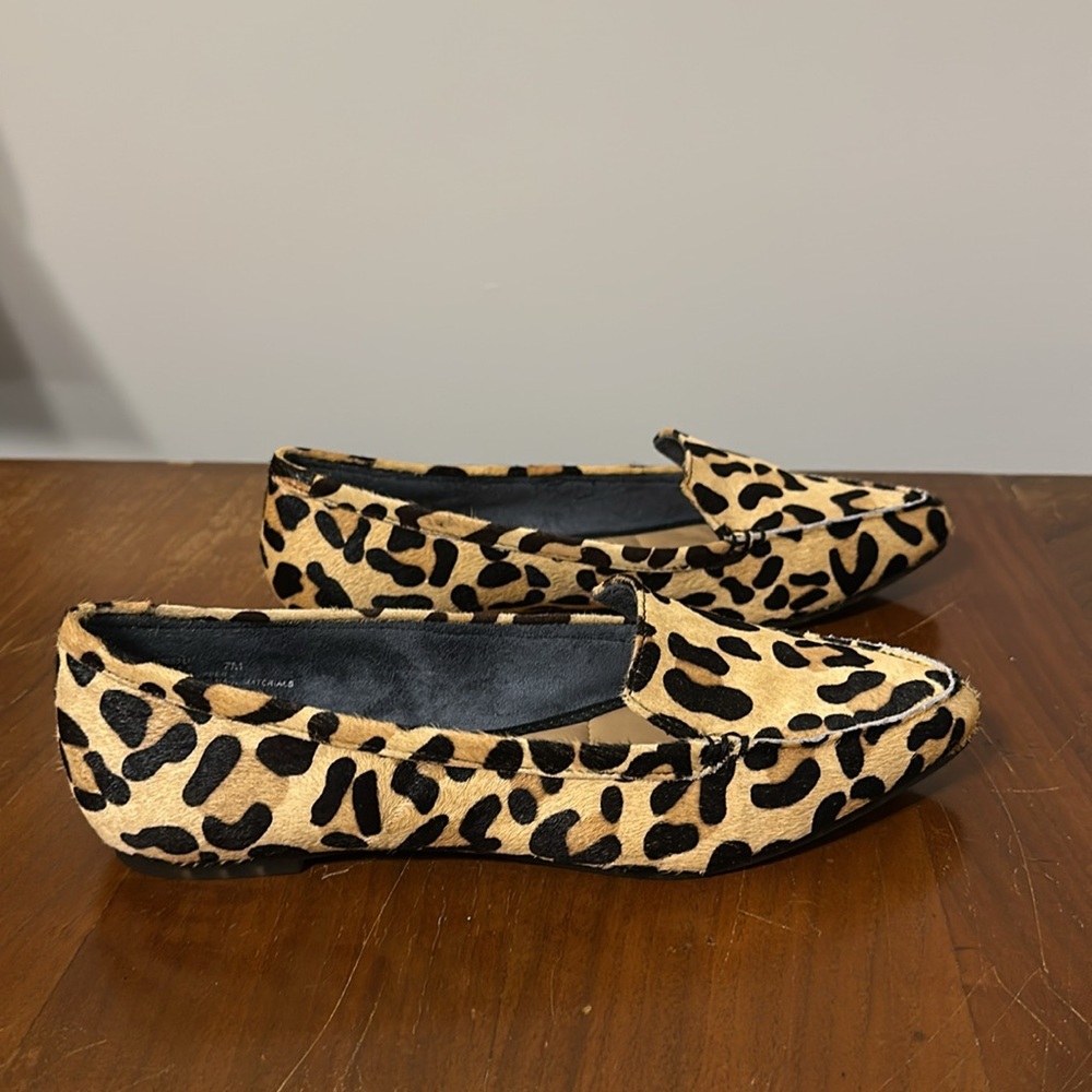 Me Too Audra loafer, genuine calf hair, tan large print jaguar, 7, NWT - Picture 4 of 7